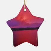 湖の矢印にホットピンクパープルサンセット セラミックオーナメント (左)