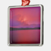 湖の矢印にホットピンクパープルサンセット メタルオーナメント (左)