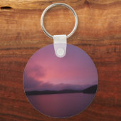 湖の矢印に紫の夕日 キーホルダー (正面)