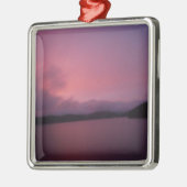 湖の矢印に紫の夕日 メタルオーナメント (左)