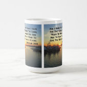 湖の穏やかな夕日 コーヒーマグカップ (中央)