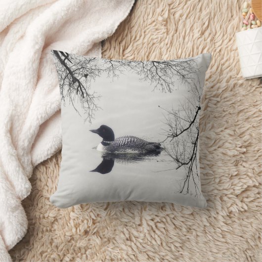 湖の装飾の枕の上の黒と白のルーン クッション (ブランケット)