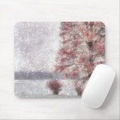 湖の近くの木の赤離れい雪 マウスパッド (マウス)