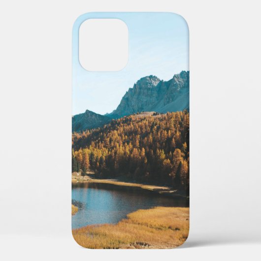 湖の近くの松の木 Case-Mate iPhoneケース (裏面)