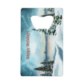 湖の近くの雪の松 クレジットカード栓抜き (正面)