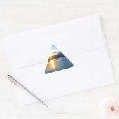 湖の青い夕日 三角形シール (封筒)