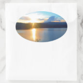 湖の青い夕日 楕円形シール (バッグ)
