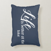 湖の青と白の休暇で人生が良い アクセントクッション (正面(垂直))