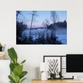 湖を横切るモーニングフォグ ポスター (ホームオフィス)