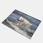 湖ジョージの白いドイツのシェパード ドアマット (アングル)