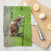 湖地区の牛が茶タオルを放牧 キッチンタオル (四つ折り)