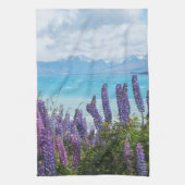 湖岸のラベンダー キッチンタオル (縦)