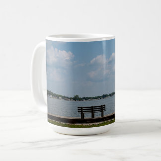 湖畔のベンチ コーヒーマグカップ