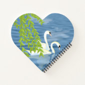 湖絵を描に浮かぶ白鳥の青と緑のペア ノートブック (裏面)