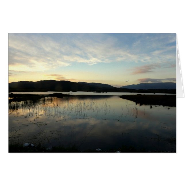 湖、郡ゴールウェイ、アイルランド上の日没 (正面横)