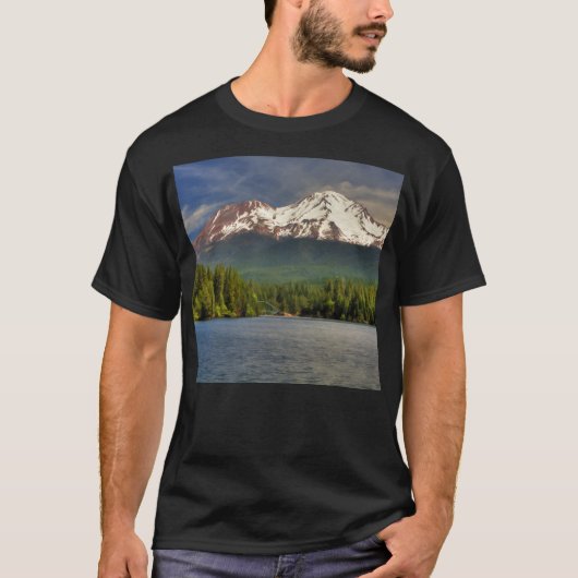 湖SISKIYOUからのMT SHASTA Tシャツ (正面)