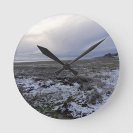 湾を雪が積もる ラウンド壁時計