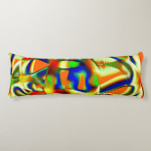 湾曲した緑がかったベージュのストリップの色の汚れ ボディピロー (正面)