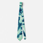 湾曲した緑がかった青の形状、派手なシアン色 ネクタイ (正面)