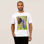 湿地の蘭Tシャツの上の青いモルフォ蝶 Tシャツ (正面フル)