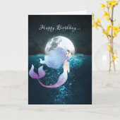 満月で泳ぐ人魚のビーチ誕生日 カード (黄色い花)