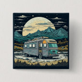 満月と山の中のヴィンテージRV 缶バッジ (正面)