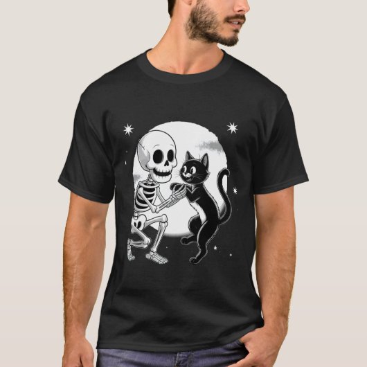 満月のハロウィンに黒猫を抱きしめるスケルトン Tシャツ (正面)
