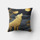 満月の下でゴールデン・オオカミが泣いている クッション (裏面)