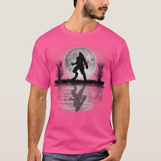 満月の下で吠える怖い人狼 Tシャツ (正面)