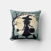 満月の下で魔女がポーションを醸造する クッション (正面)