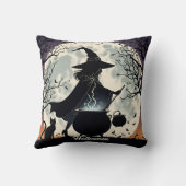 満月の下で魔女がポーション白熱［赤熱］光を放つを巻く クッション (裏面)