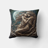 満月の下に抱くロマンチックな骸骨 クッション (裏面)