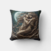 満月の下に抱くロマンチックな骸骨 クッション (正面)