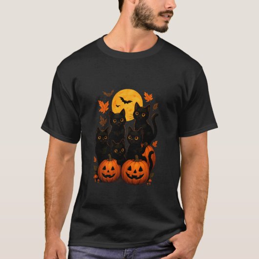 満月の下のかぼちゃの上の黒猫の不気味なホラー Tシャツ (正面)