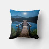 満月の下の夜の桟橋 クッション (裏面)