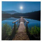 満月の下の夜の桟橋 タイル (正面)