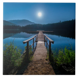 満月の下の夜の桟橋 タイル