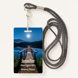 満月の下の夜の桟橋 バッジ