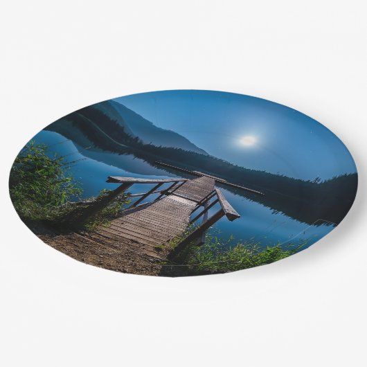 満月の下の夜の桟橋 ペーパープレート (アングル)