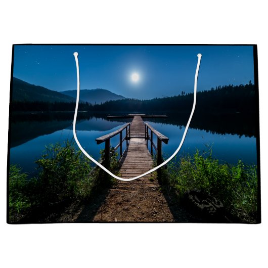 満月の下の夜の桟橋 ラージペーパーバッグ (正面)