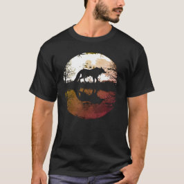 満月の下の孤狼 Tシャツ