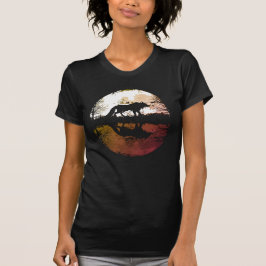 満月の下の孤狼 Tシャツ