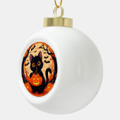 満月の下の漫画の猫とカボチャ セラミックボールオーナメント (右)