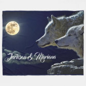 満月の下の灰色の狼 フリースブランケット (正面(横))