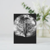 満月の前のツリーシルエット ポストカード (スタンド正面)