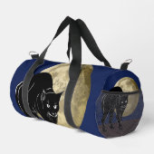 満月の夜にハロウィーンで遊ぶ黒猫 ダッフルバッグ (右コーナー)