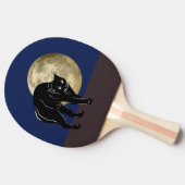 満月の夜にハロウィーンで遊ぶ黒猫 卓球ラケット (横)