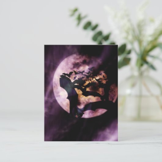 満月の夜に飛ぶハロウィンのコウモリ ポストカード (スタンド正面)