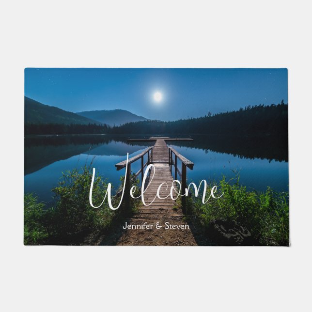 満月の歓迎の下の夜の桟橋 ドアマット (正面)