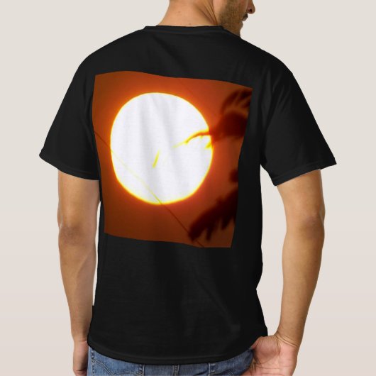 満月の男性の価値 Tシャツ (裏面)